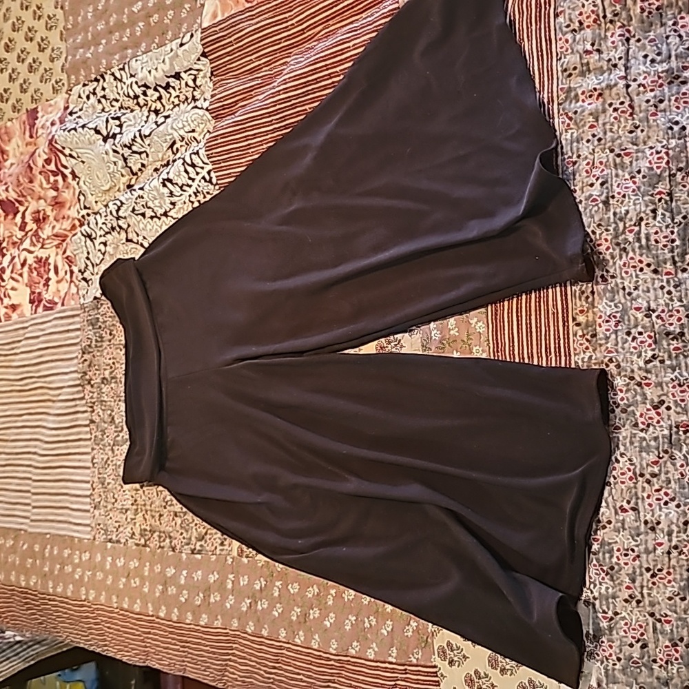 Brown Charlotte Russe Gaucho Capris  women's size Medium